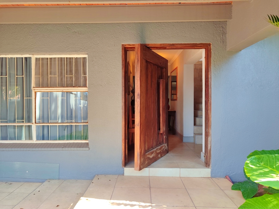 6 Bedroom Property for Sale in Doringkruin North West